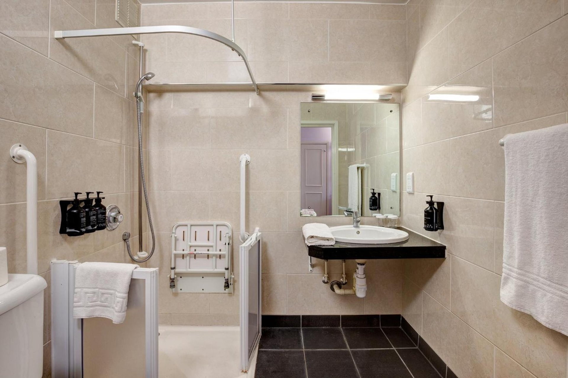 Bedford Hotel photo 2