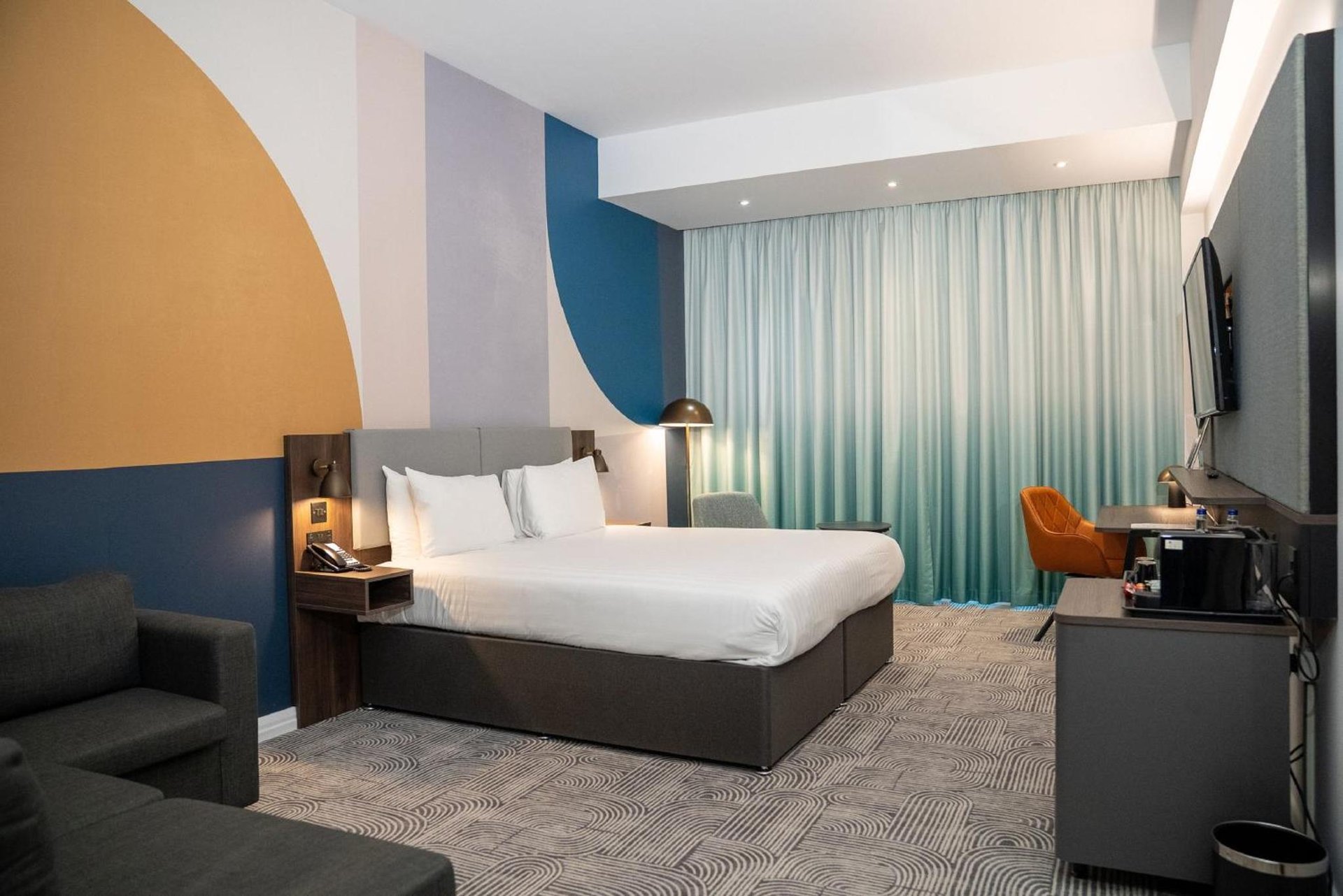 Holiday Inn London - Whitechapel by IHG photo 1