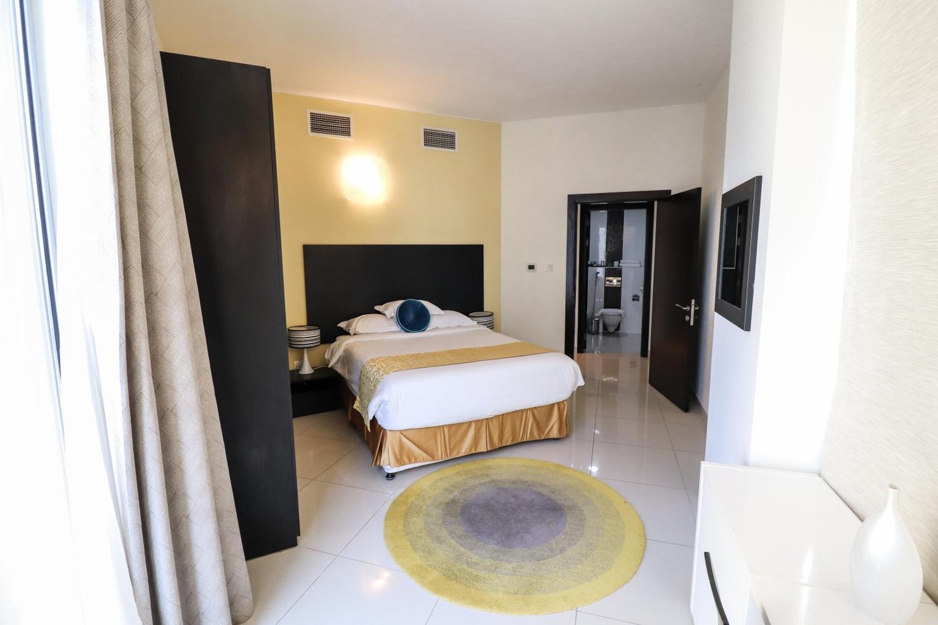 Photo of Executive Two-Bedroom Suite pool and sea view #1