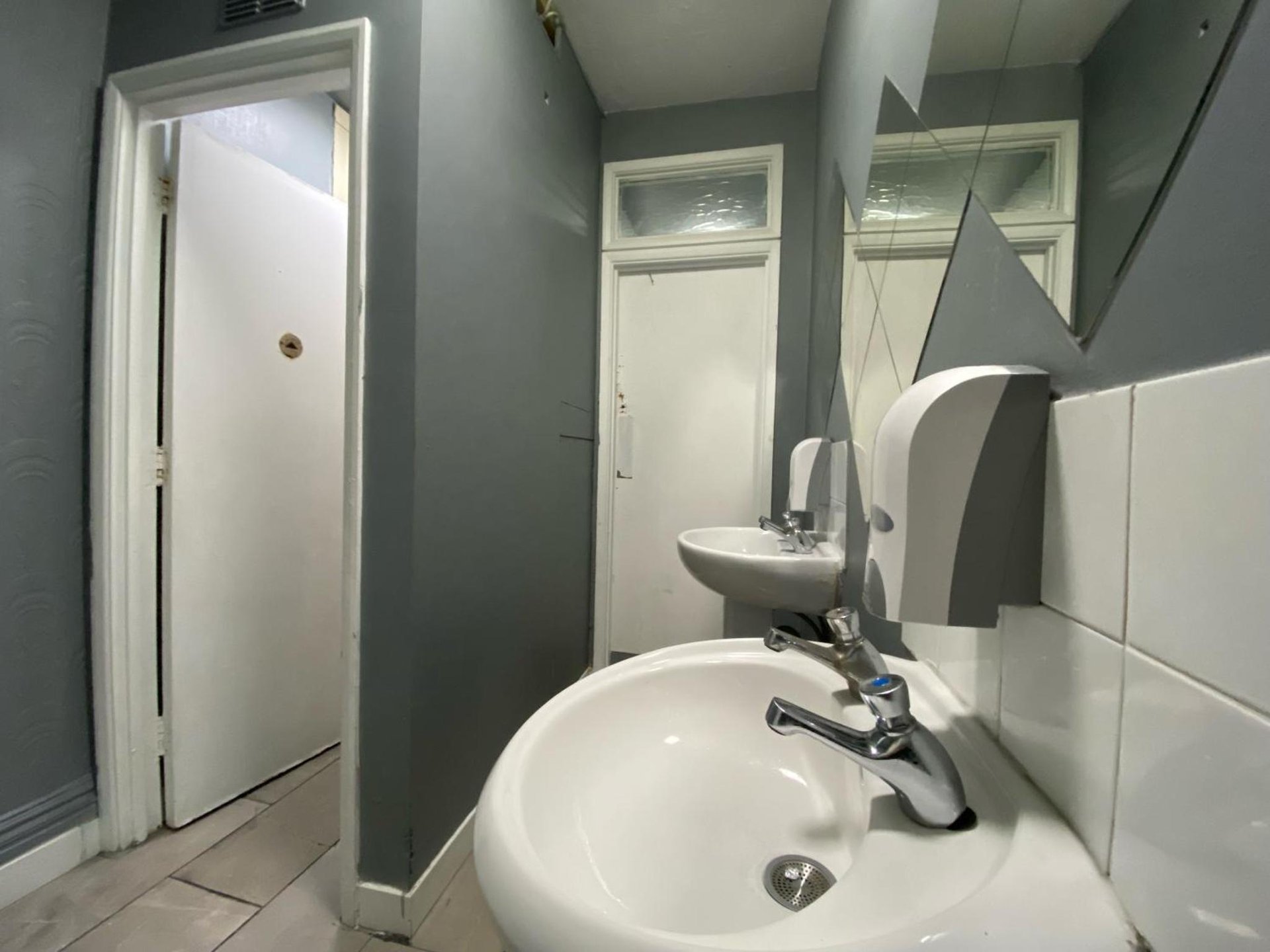 Queen Elizabeth Hostel photo 2