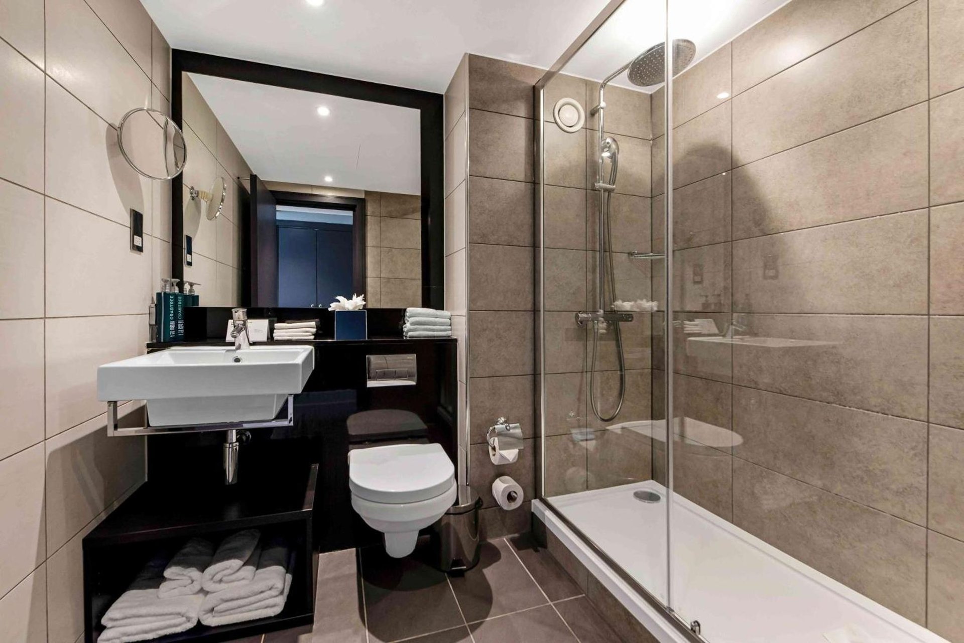 Doubletree By Hilton London Kensington photo 2