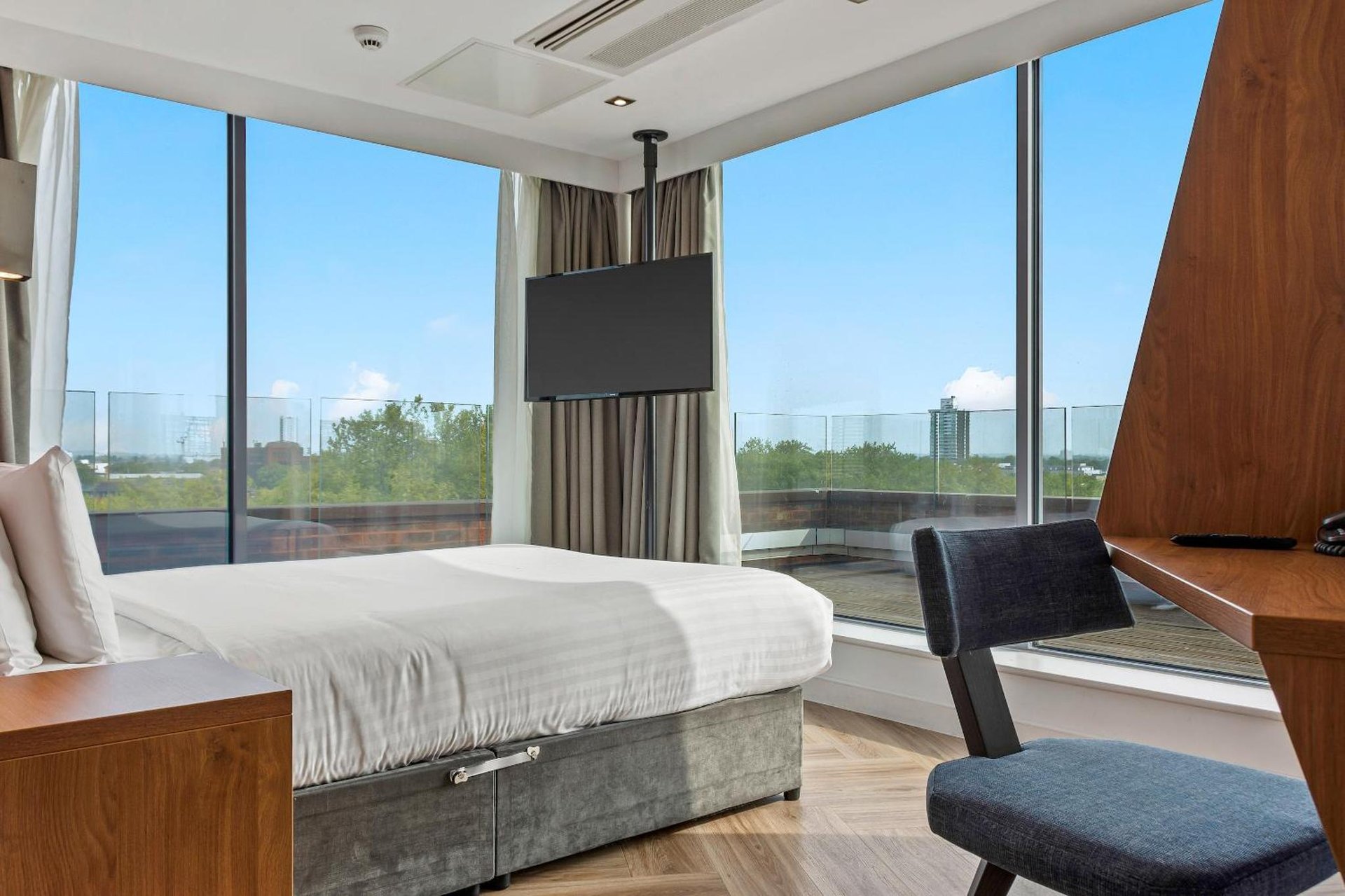 Roomzzz London Stratford photo 1