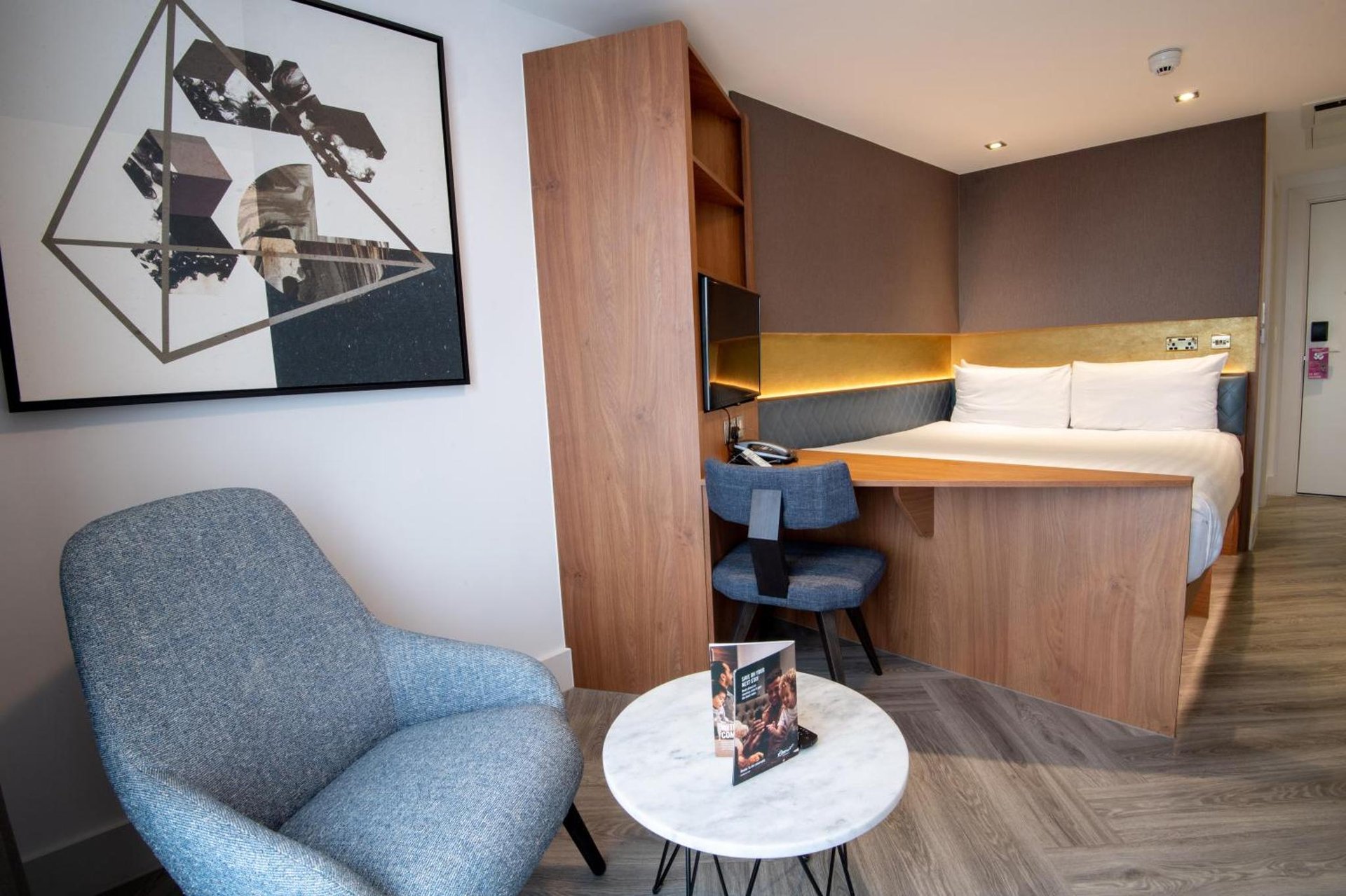 Roomzzz London Stratford photo 2