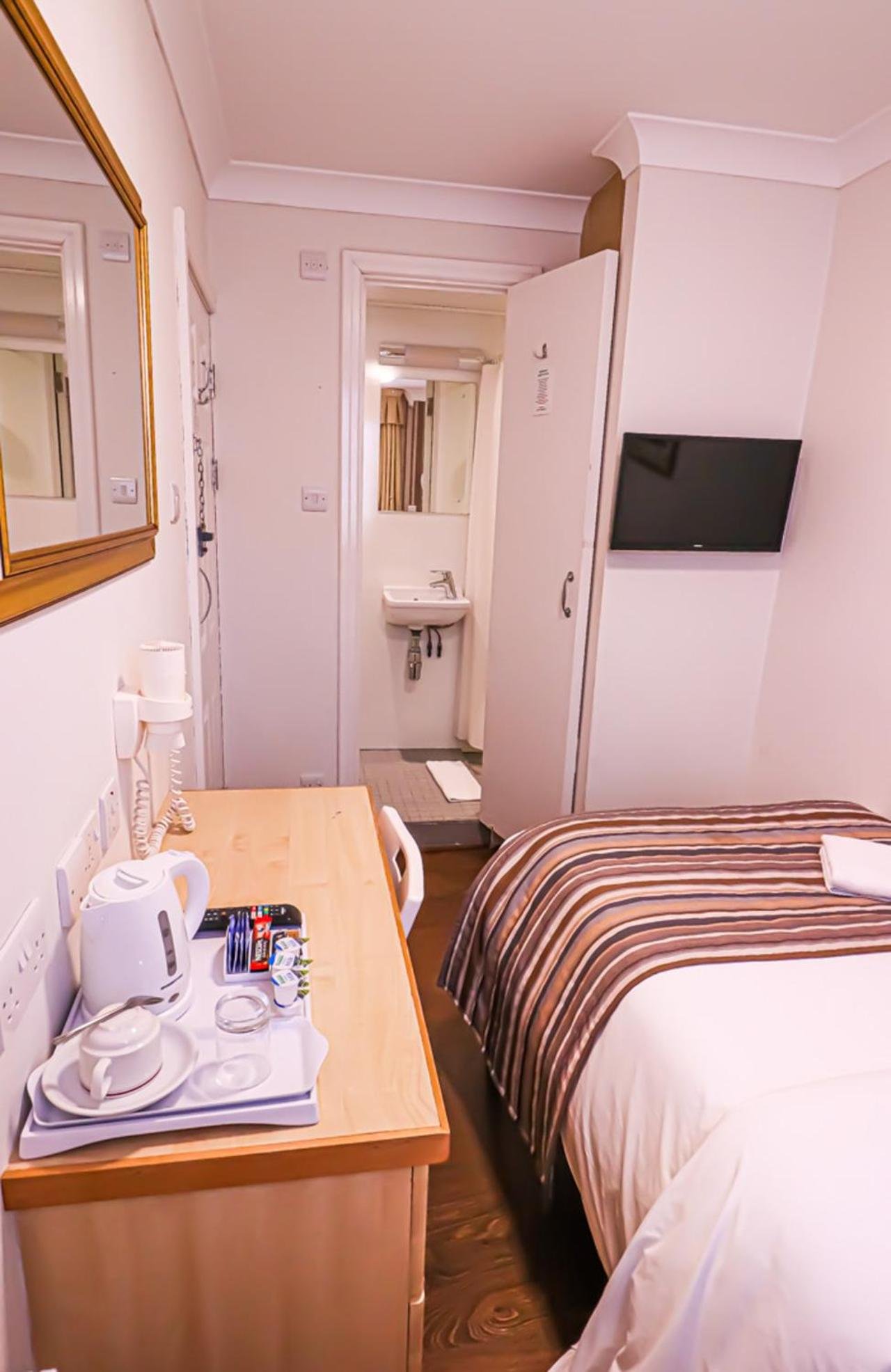 Fairway Hotel photo 2