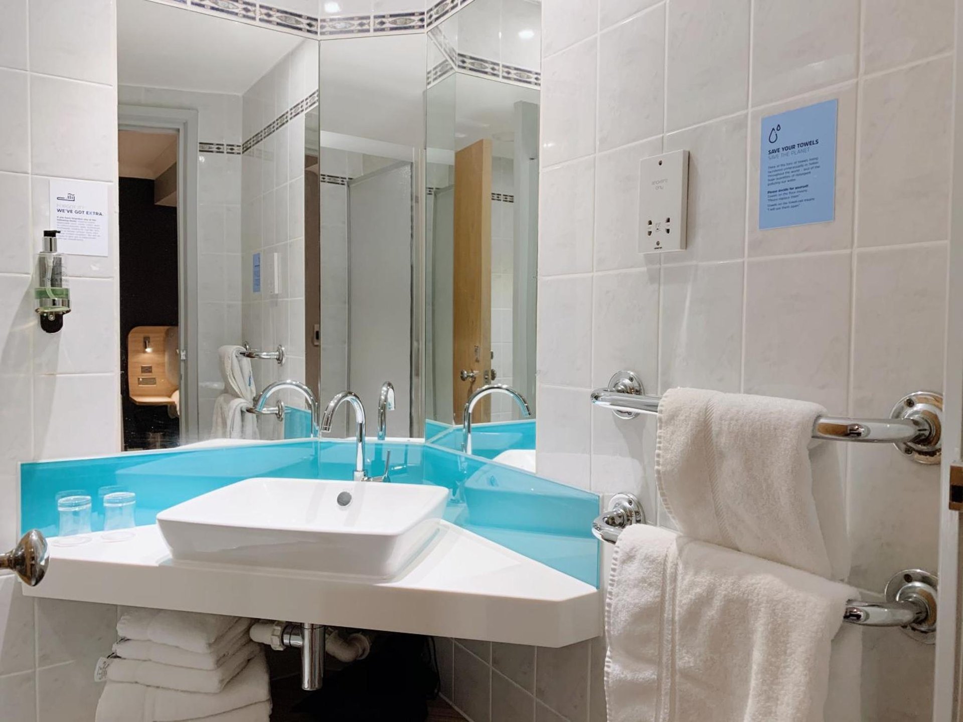 Holiday Inn Express London Victoria by IHG photo 2