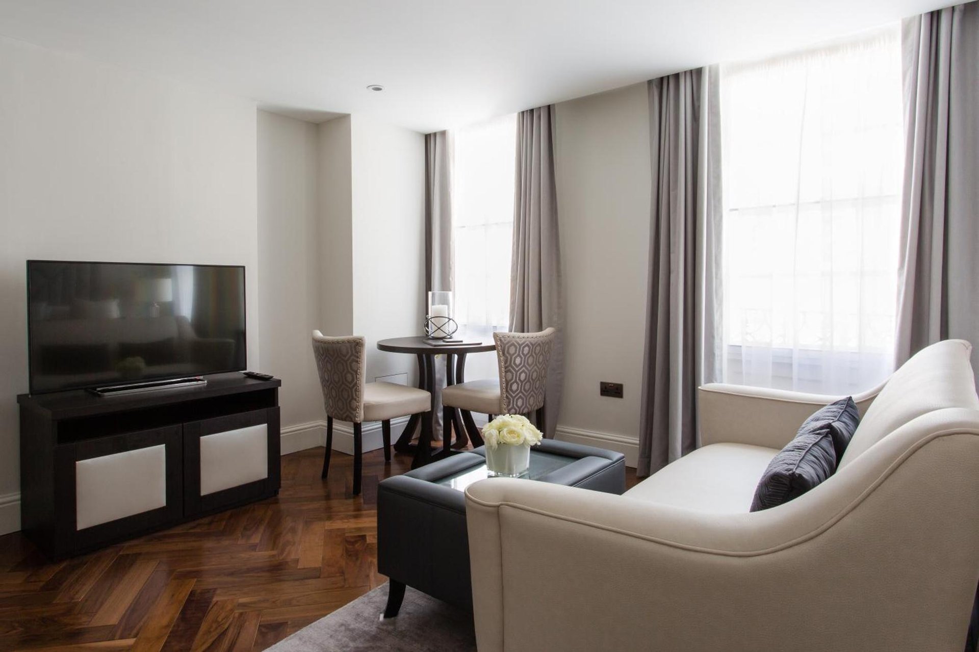 Baker Street by Viridian Apartments photo 4