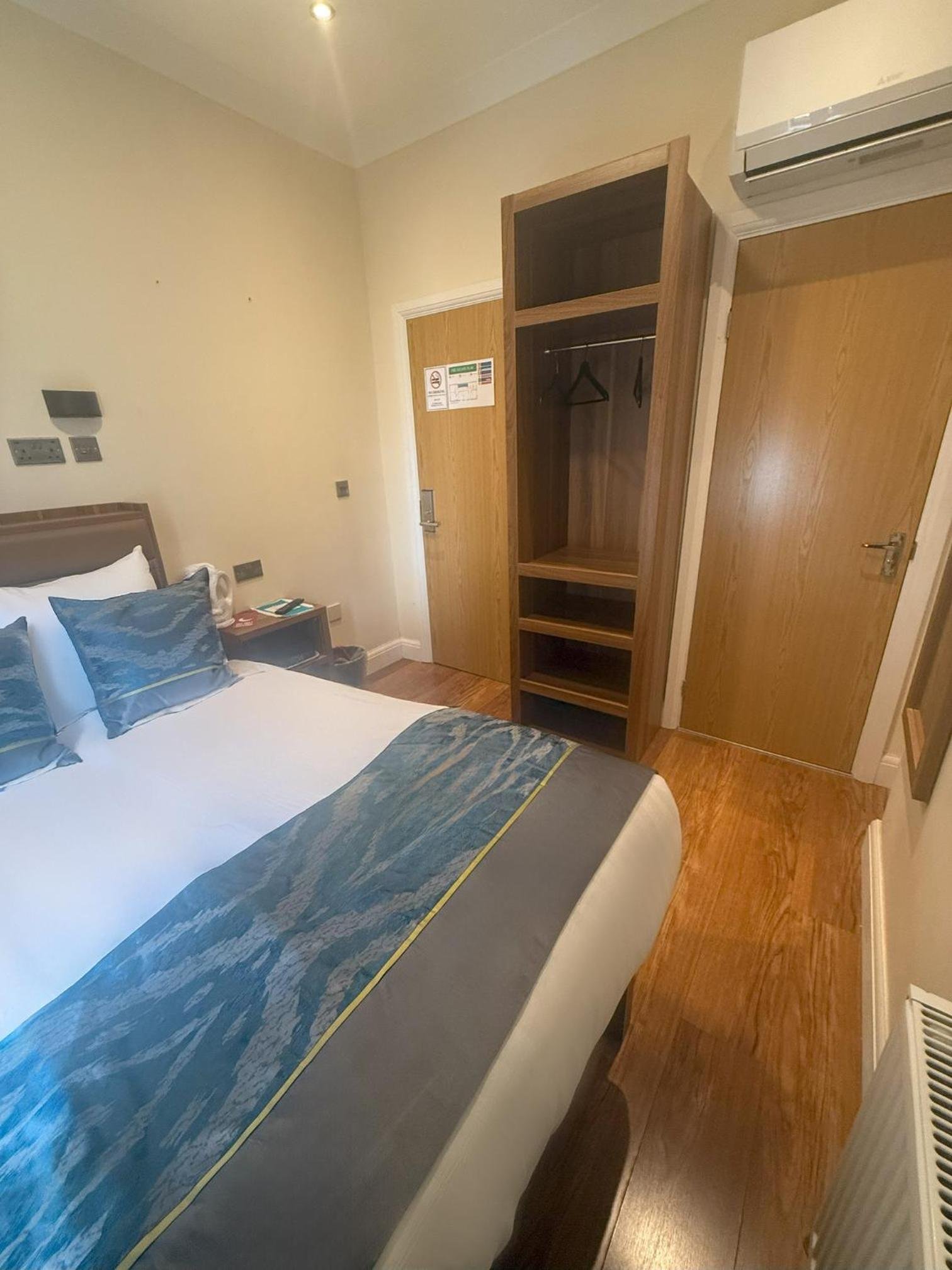 Olympia Inn Hotel photo 4