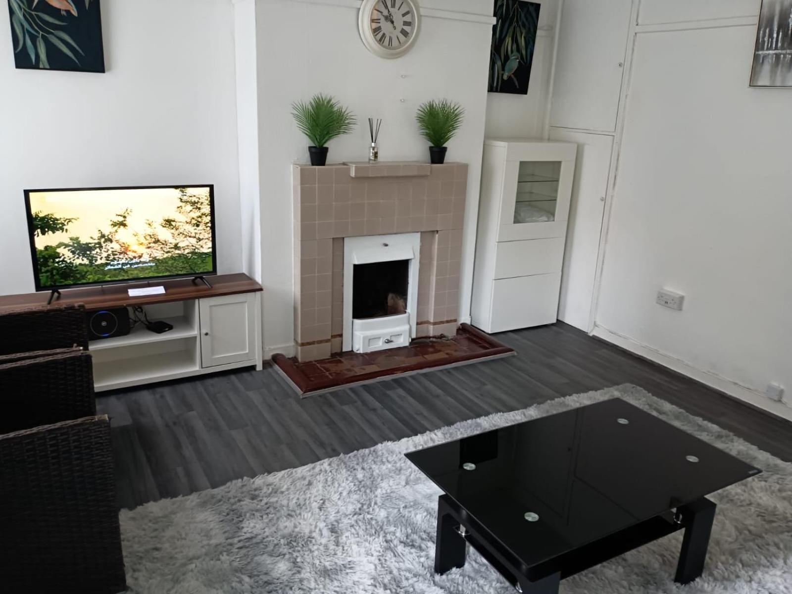 The London Apartment photo 4