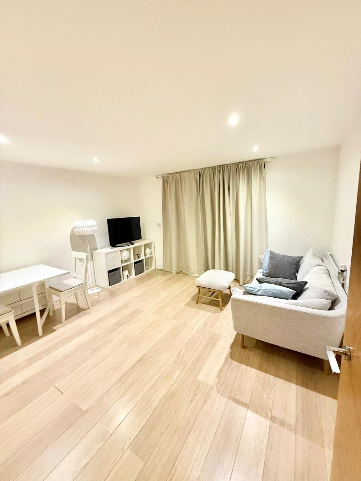 Spacious Flat Between Stockwell & Brixton photo 4