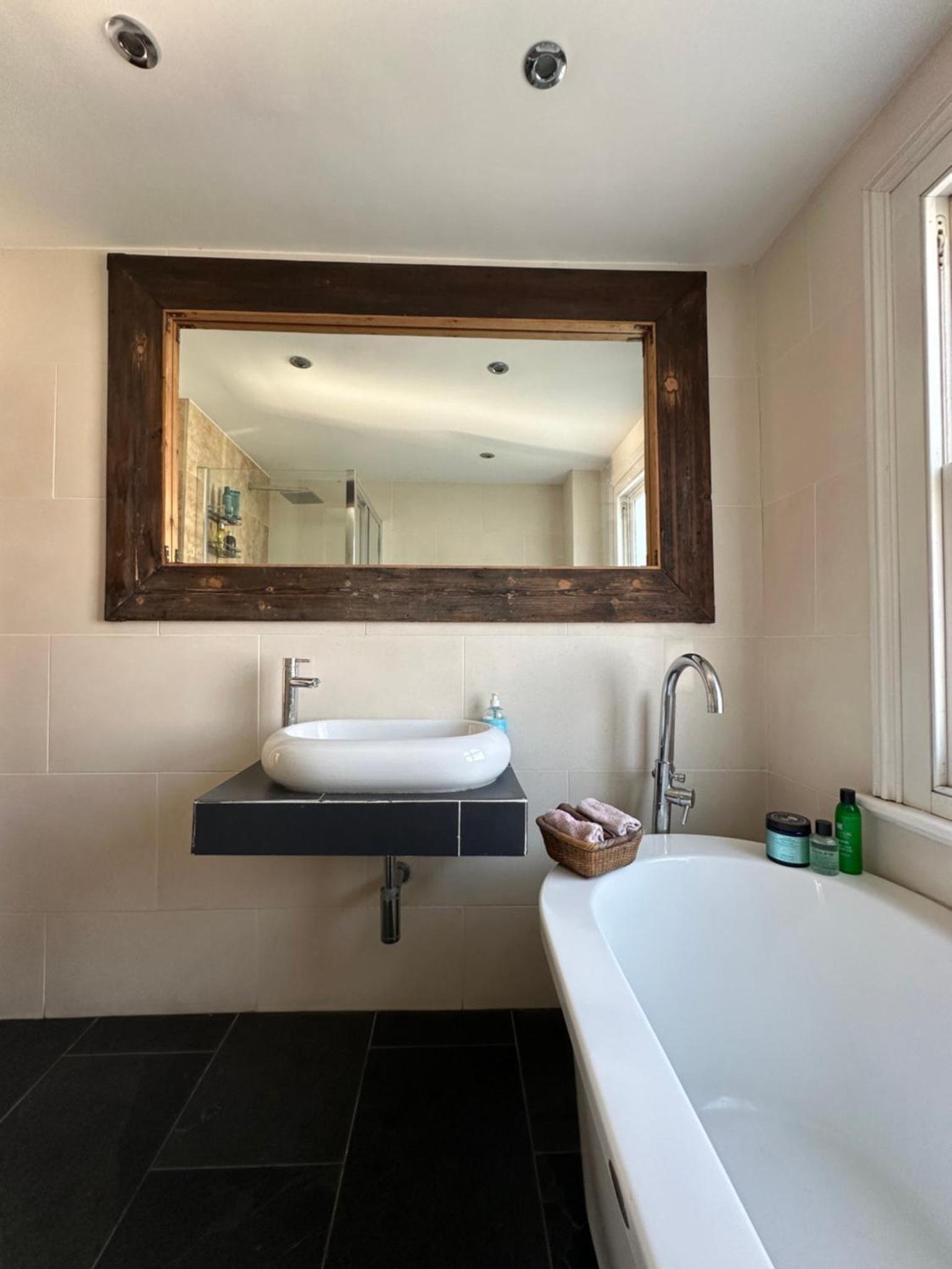 Centrally Located Boutique Townhouse photo 2