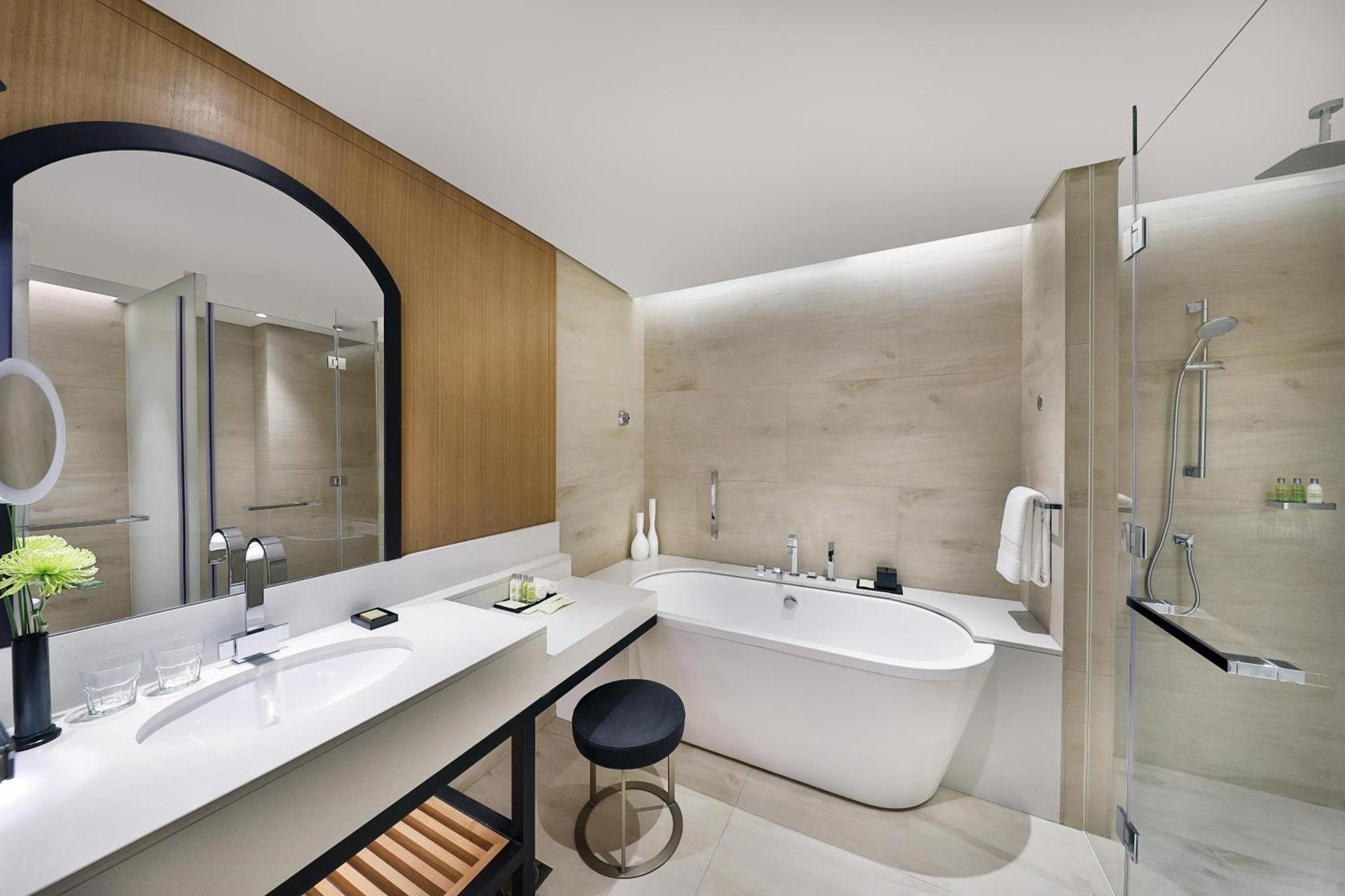 DoubleTree by Hilton Dubai - Business Bay photo 2
