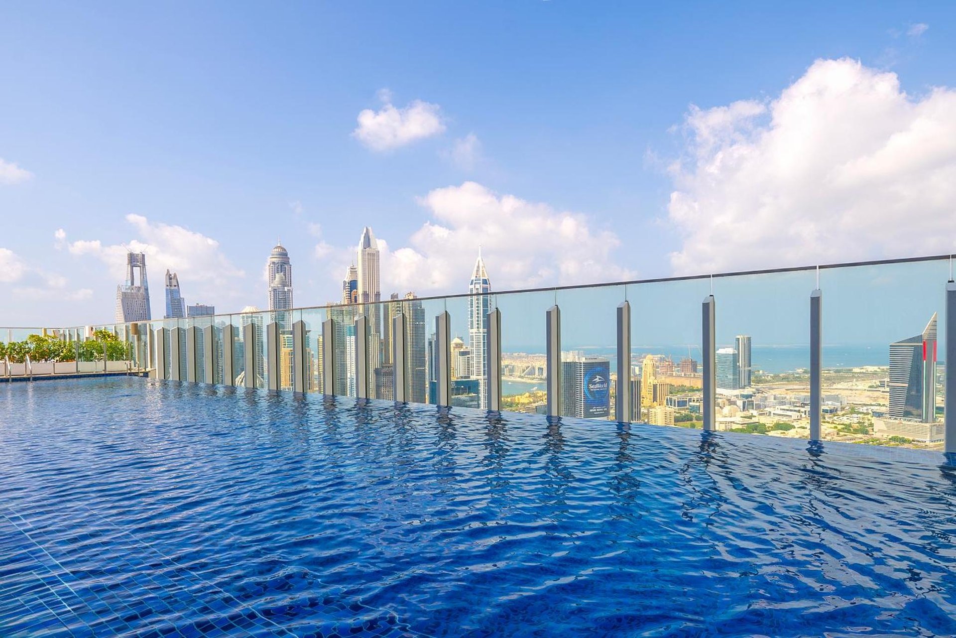 Taj Jumeirah Lakes Towers photo 3