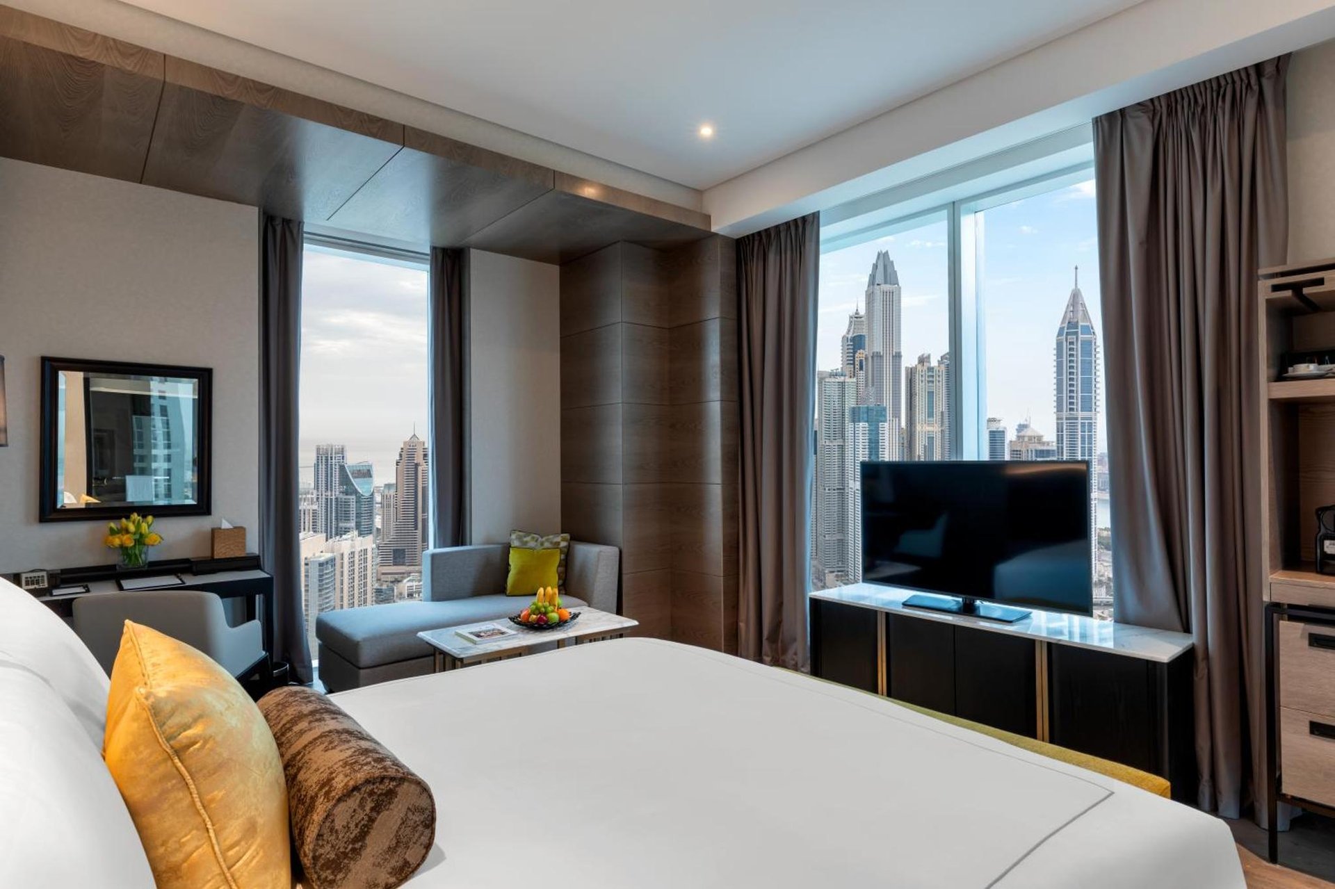 Taj Jumeirah Lakes Towers photo 1