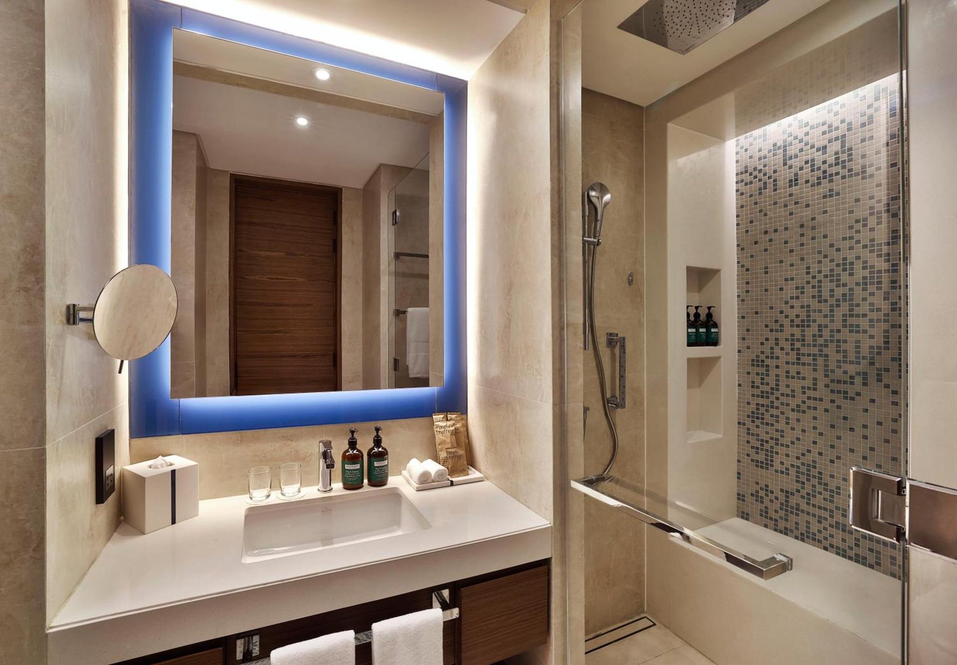 Tumbi Hotel Dubai The Palm,Tapestry Collection Hilton photo 2